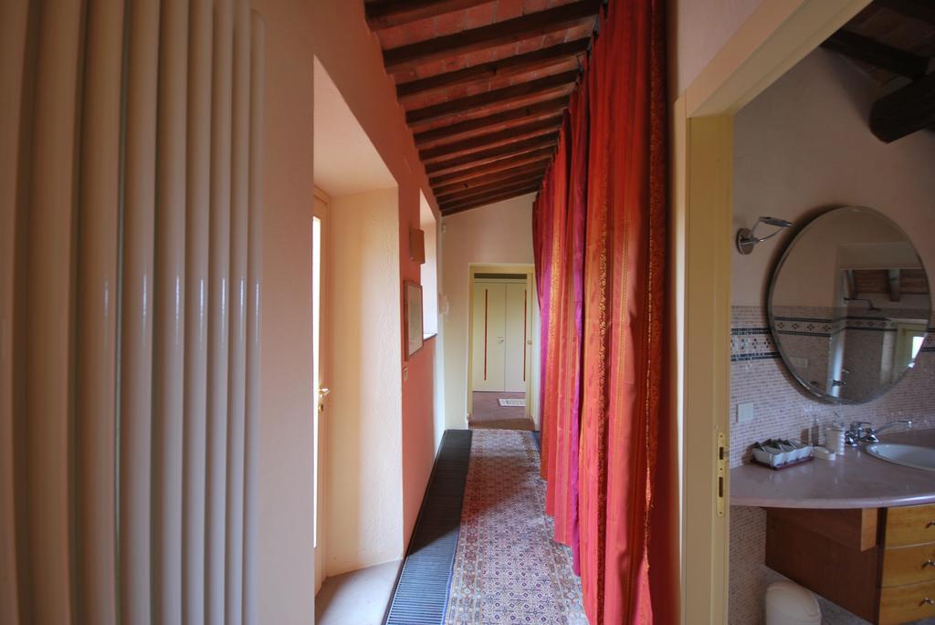 San Martin Del Colle Holiday Home Casciana Terme Rum bild