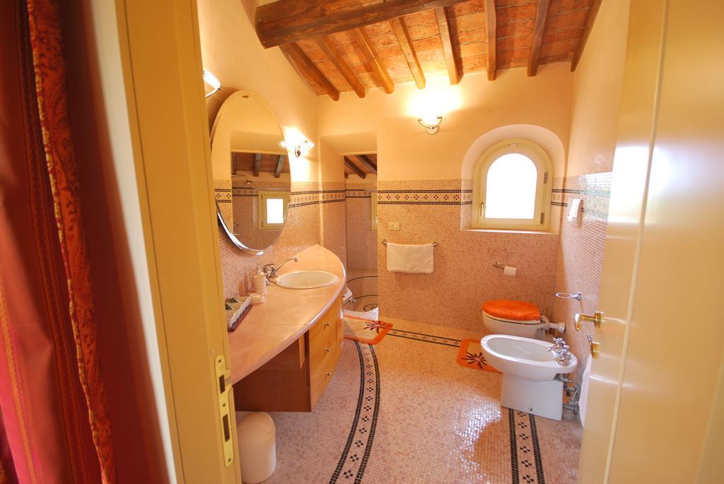 San Martin Del Colle Holiday Home Casciana Terme Rum bild